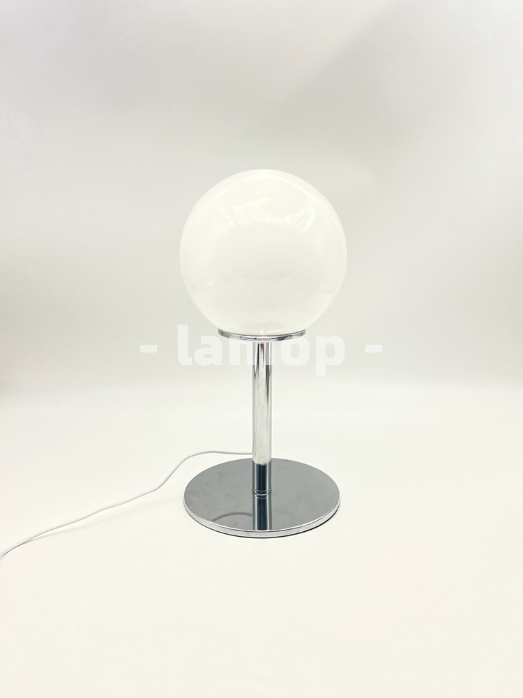 Lampada da Tavolo a Globo Crom - Lighting Decorative recensione e prezzo
